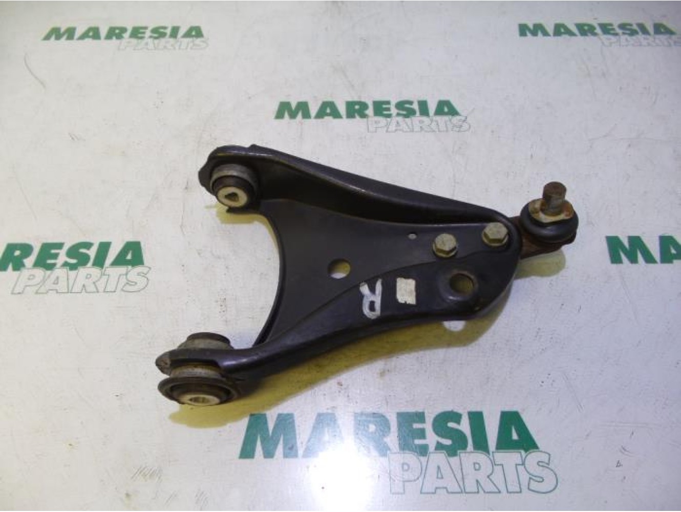 Renault - Twingo - Front lower wishbone, right