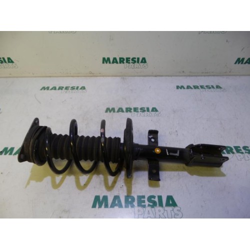 Renault - Clio - Front shock absorber rod, left