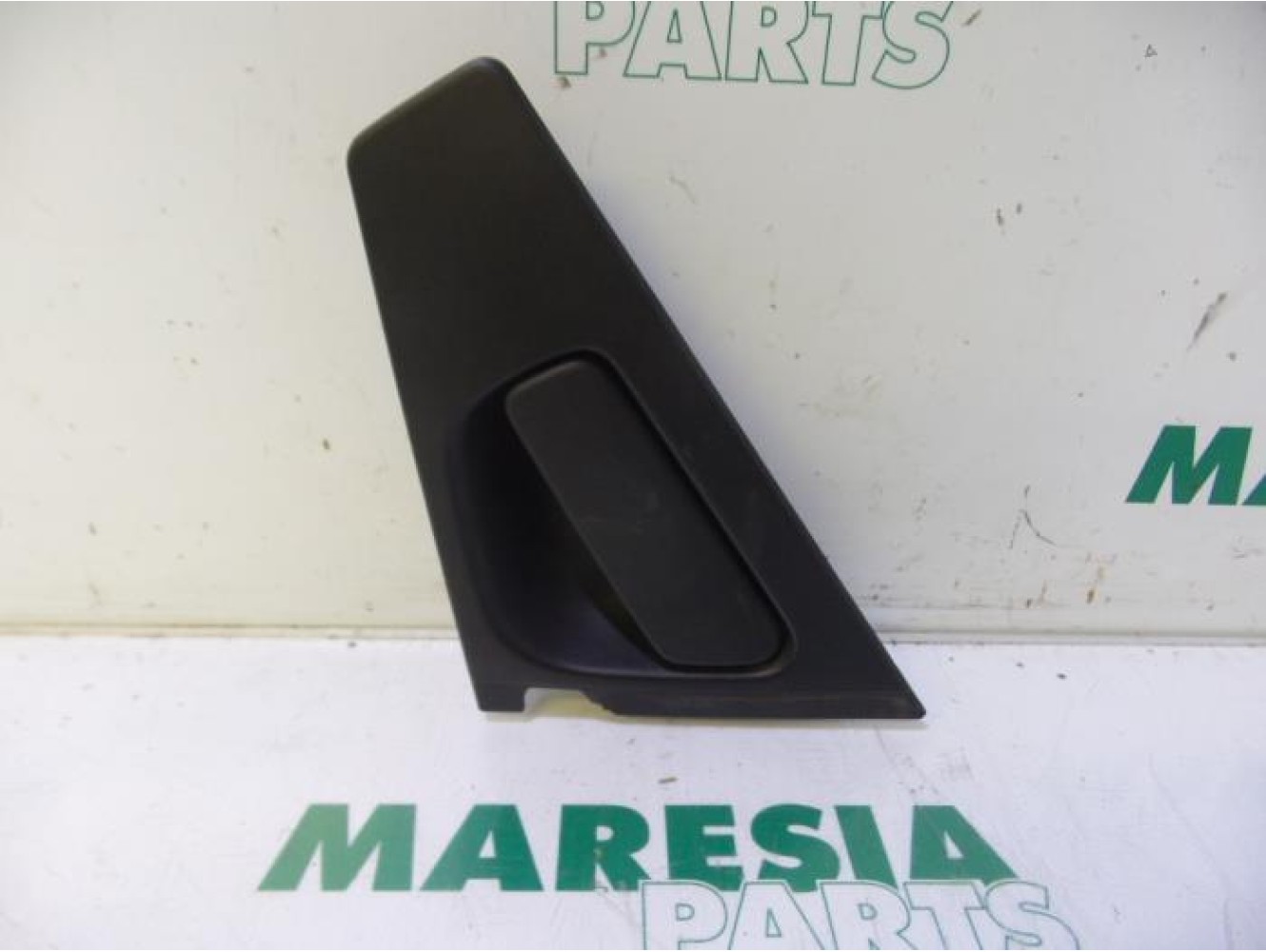 Renault - Clio - Rear door handle 4-door, right