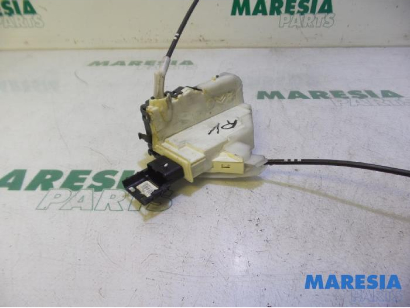 Peugeot - 3008 - Front door lock mechanism 4-door, right