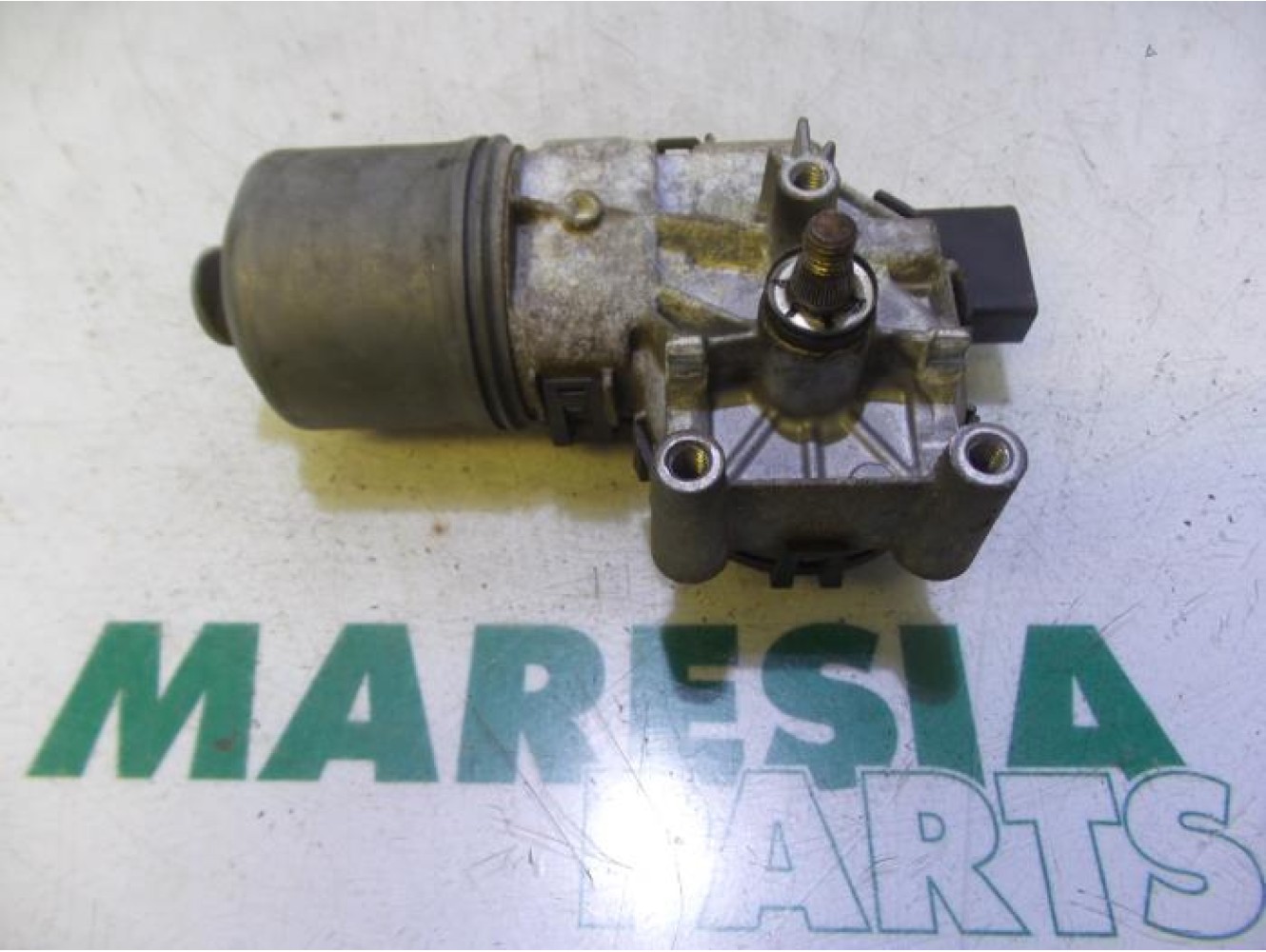 Alfa Romeo - 147 - Front wiper motor