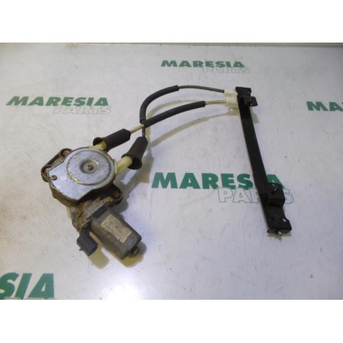 Alfa Romeo - 147 - Rear door window mechanism 4-door, right
