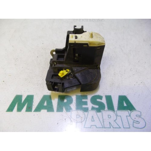 Renault - Clio - Door lock mechanism 2-door, left