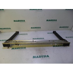 Renault - Megane - Radiator bar