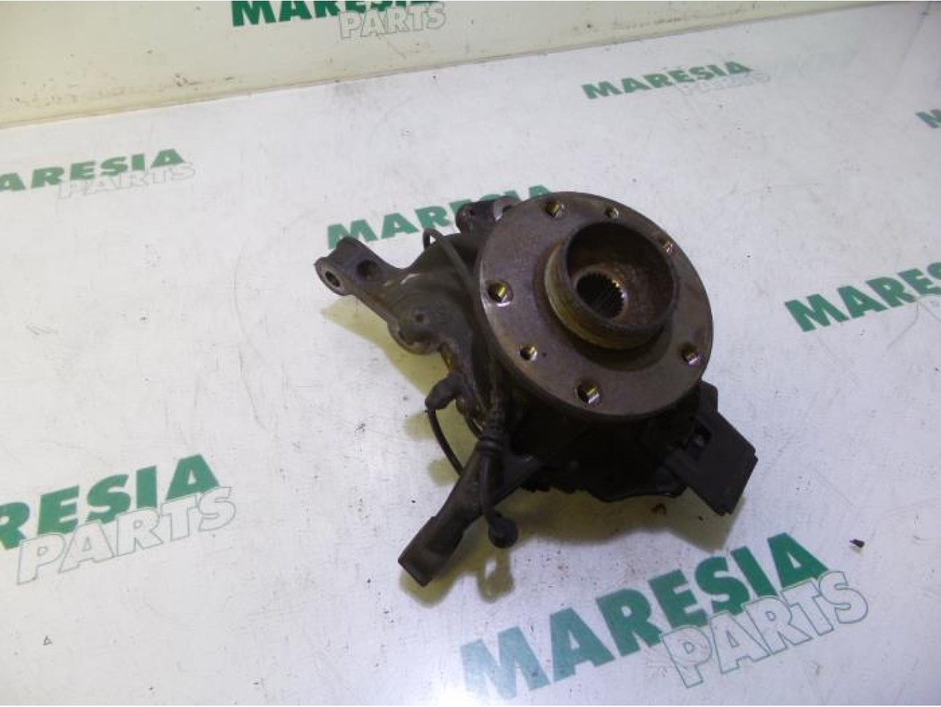 Renault - Megane - Knuckle, front right