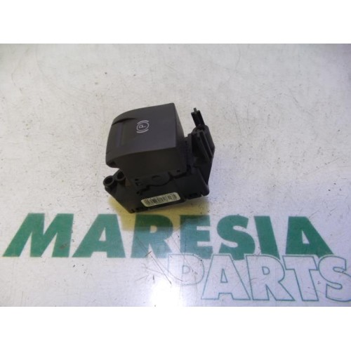 Renault - Megane - Parking brake switch