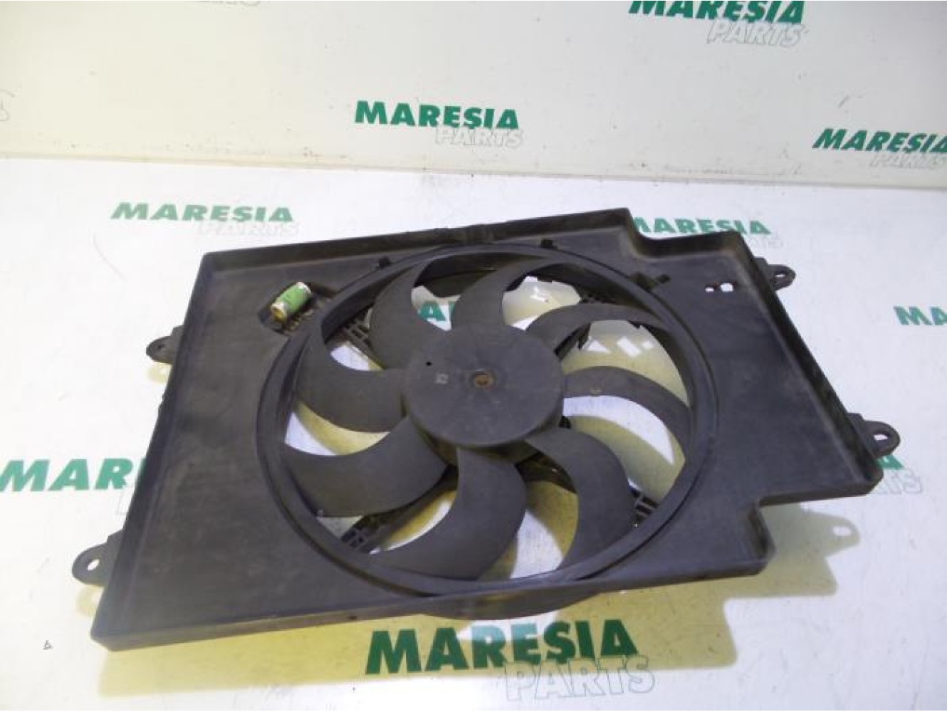 Alfa Romeo - 147 - Fan motor