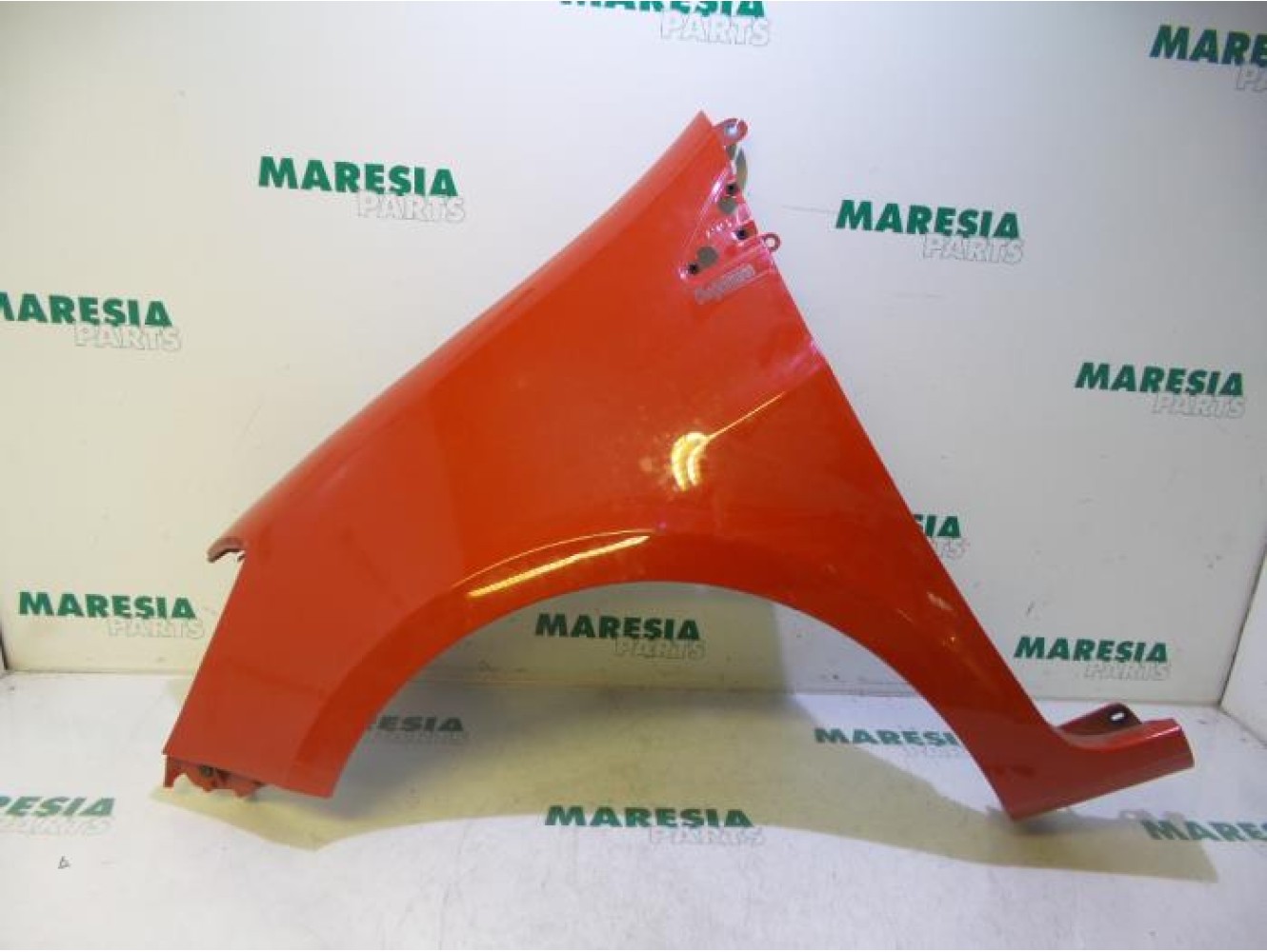 Renault - Clio - Front wing, left