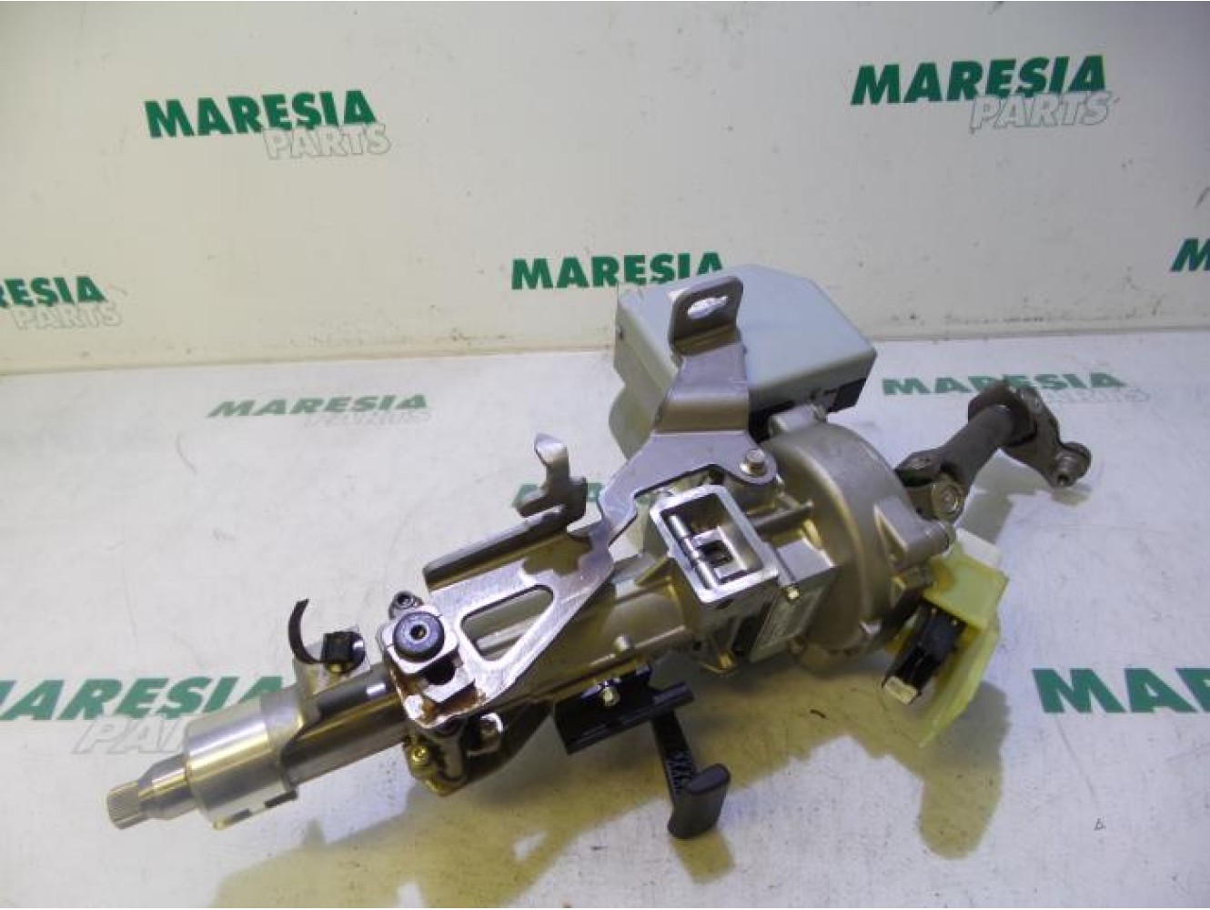 Renault - Megane - Steering column housing