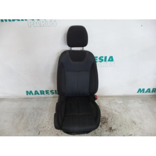 Citroen - C4 - Seat, right