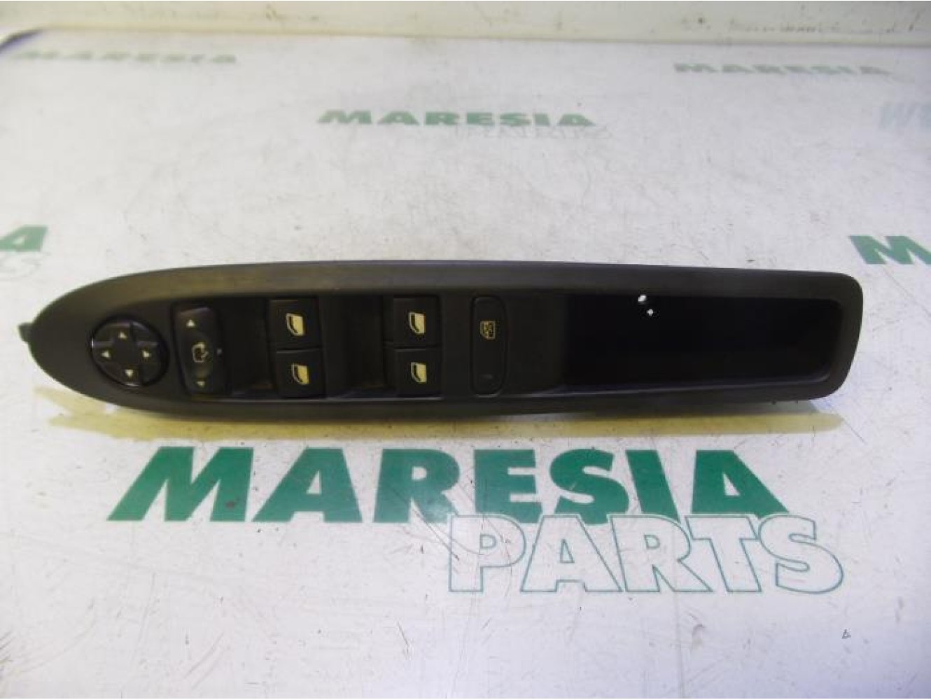 Citroen - C4 - Multi-functional window switch