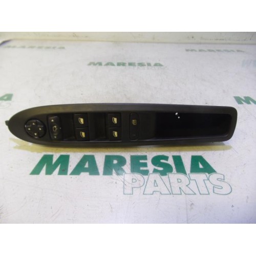 Citroen - C4 - Multi-functional window switch