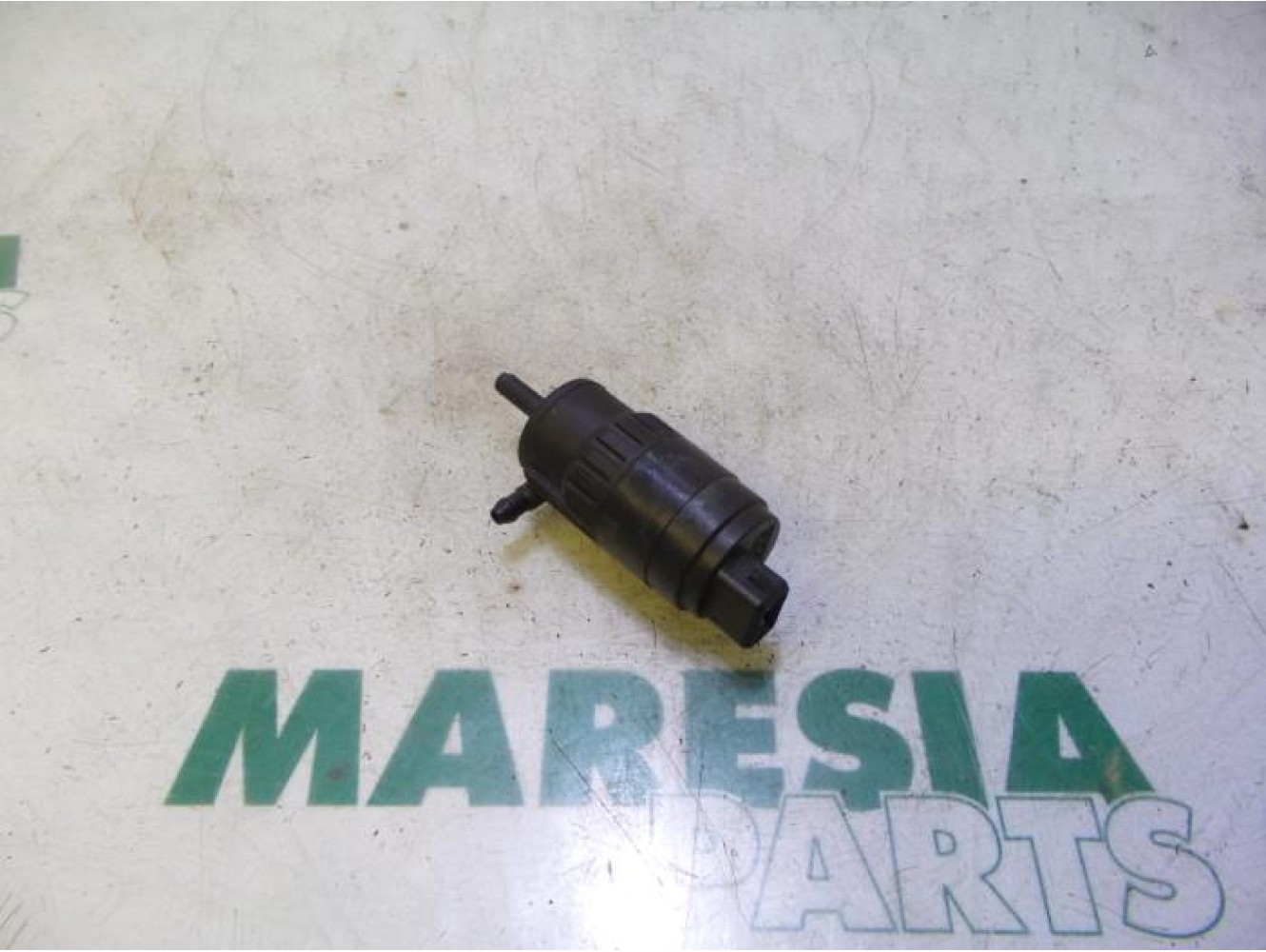 Fiat - 500 - Scheibensprüherpumpe vorne