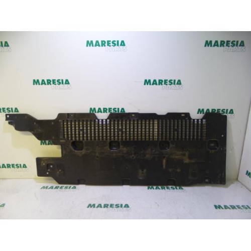 Renault - Megane - Engine protection panel