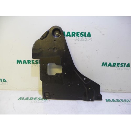 Renault - Megane - Engine protection panel