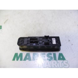 Renault - Megane - Multi-functional window switch