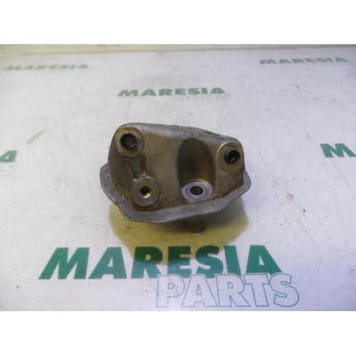 Peugeot - 307 - Engine mount
