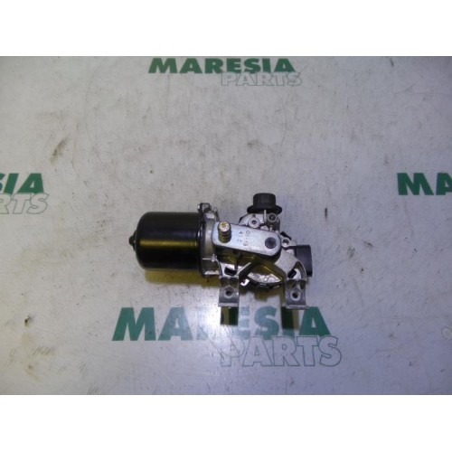 Renault - Megane - Front wiper motor