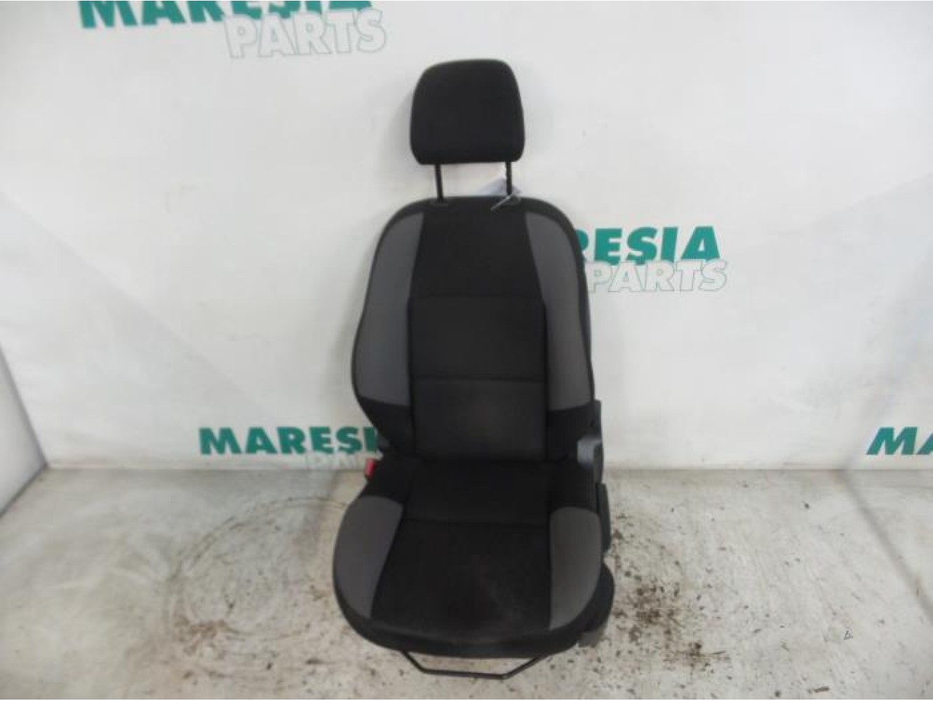 Peugeot - 207 - Stoel links
