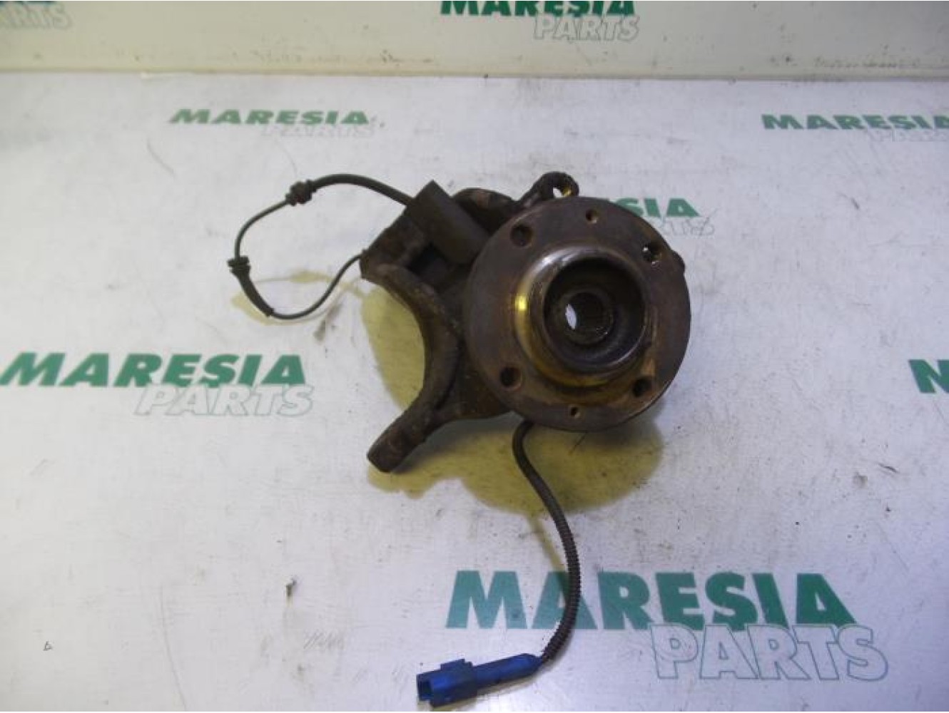Peugeot - 207 - Knuckle, front right