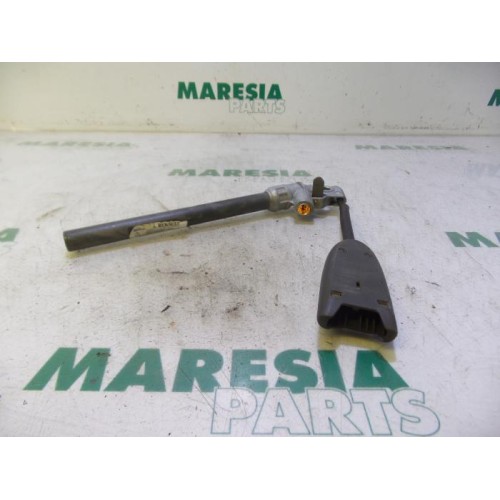 Renault - Megane Scenic - Gurtsrammer links