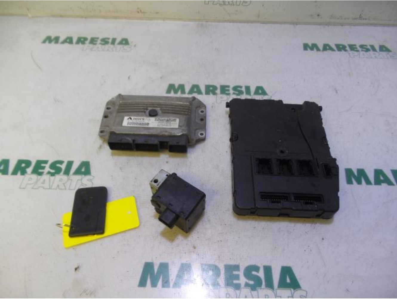 Renault - Megane Scenic - Engine management computer