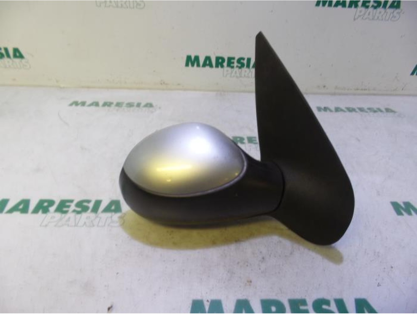 Peugeot - 206 - Wing mirror, right