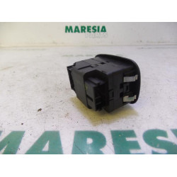 Peugeot - 206 - Multi-functional window switch
