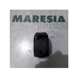 Peugeot - 206 - Multi-functional window switch