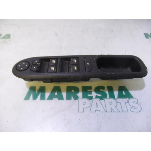 Peugeot - 407 - Multi-functional window switch