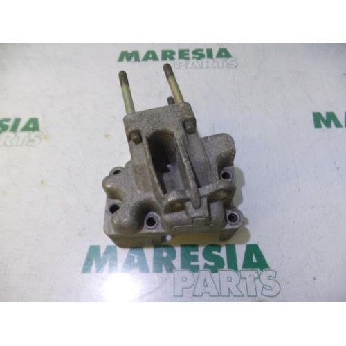 Fiat - Stilo - Engine mount
