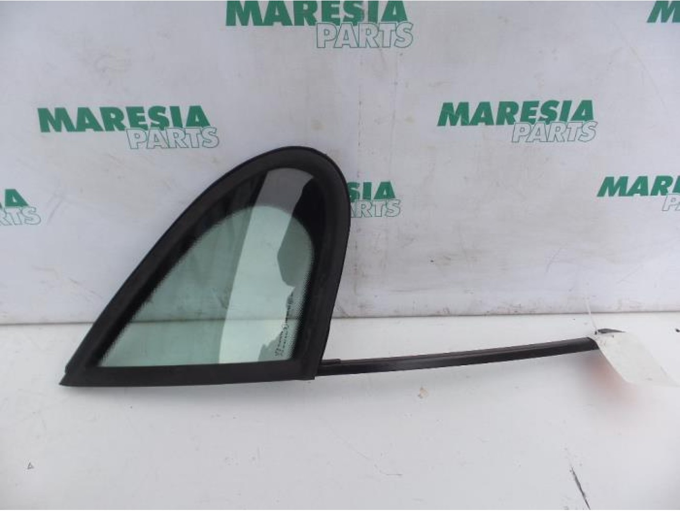 Peugeot - 207 - Quarter light, front right