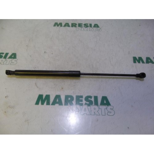 Renault - Megane - Set Gasdempers Achterklep