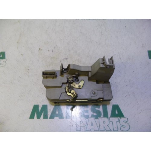 Peugeot - 307 - Rear door mechanism 4-door, right