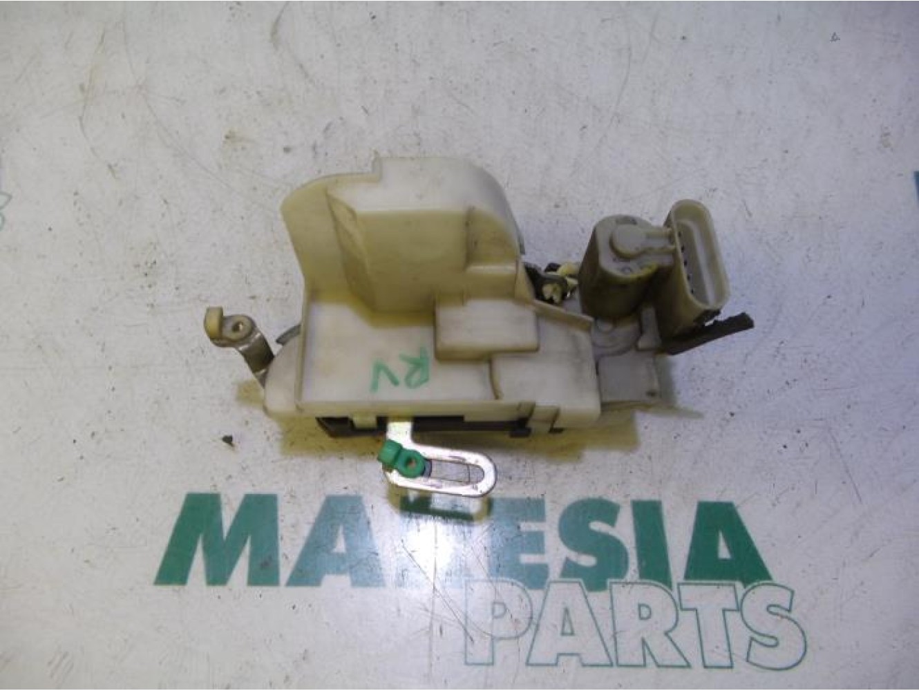 Fiat - Punto - Front door lock mechanism 4-door, right