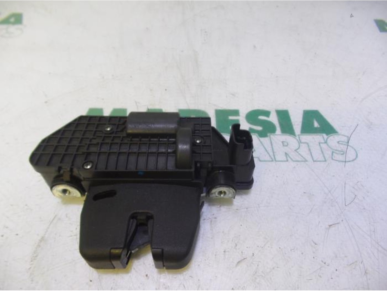 Peugeot - 3008 - Tailgate lock mechanism