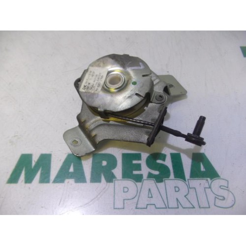 Peugeot - 3008 - Tailgate hinge