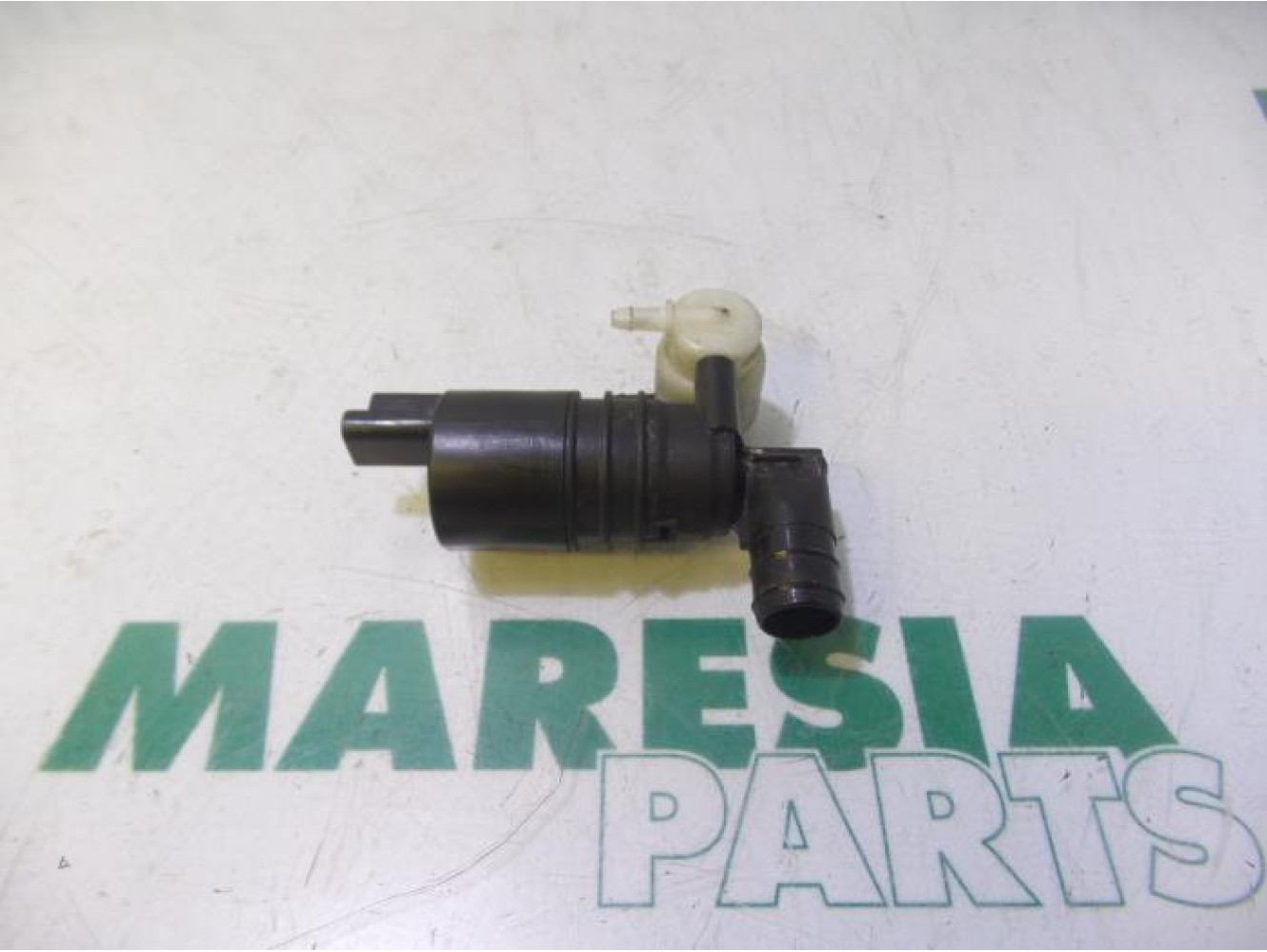 Peugeot - 3008 - Scheibensprüherpumpe vorne