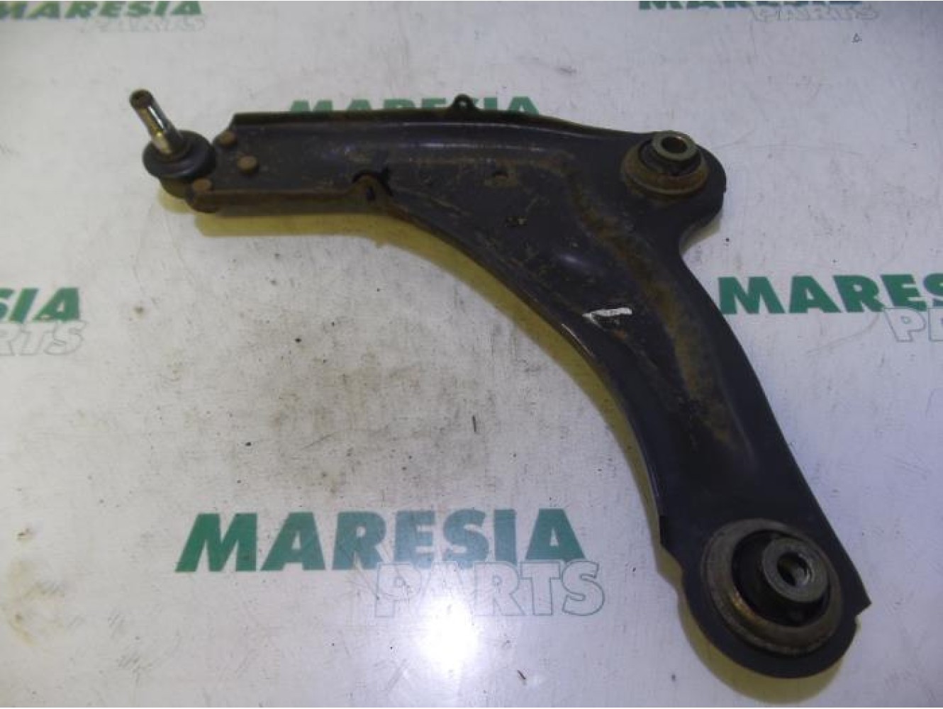 Renault - Laguna - Front lower wishbone, left