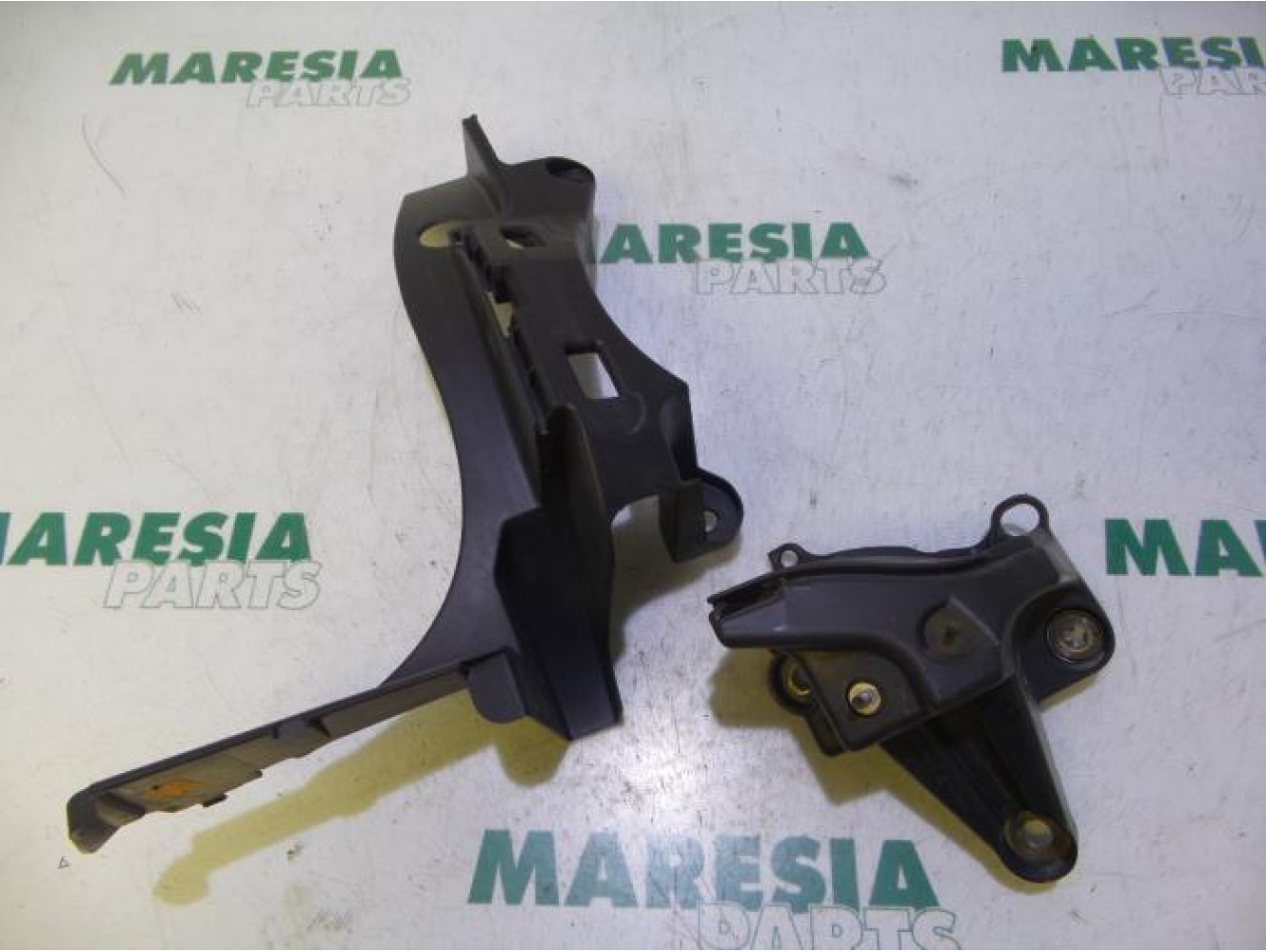 Peugeot - 3008 - Rear bumper frame