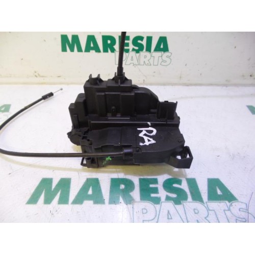 Renault - Clio - Rear door mechanism 4-door, right