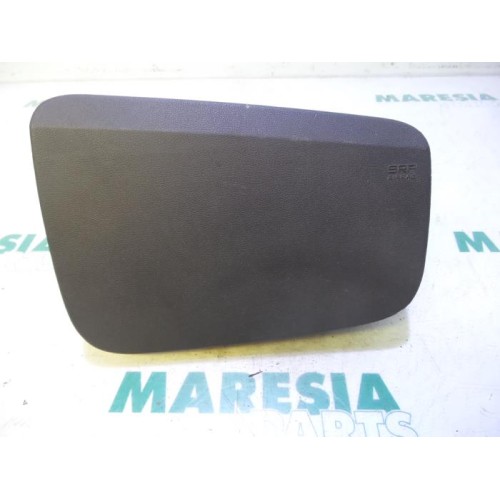 Renault - Clio - Right airbag (dashboard)