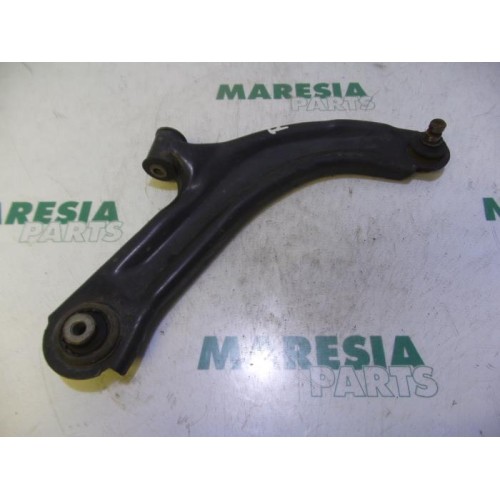 Renault - Clio - Front lower wishbone, right