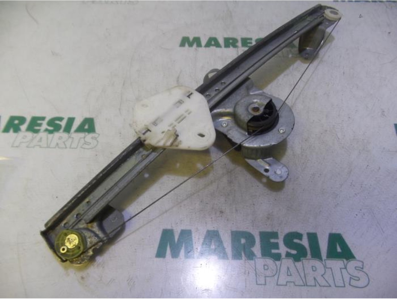 Dacia - Logan - Window mechanism 4-door, front right