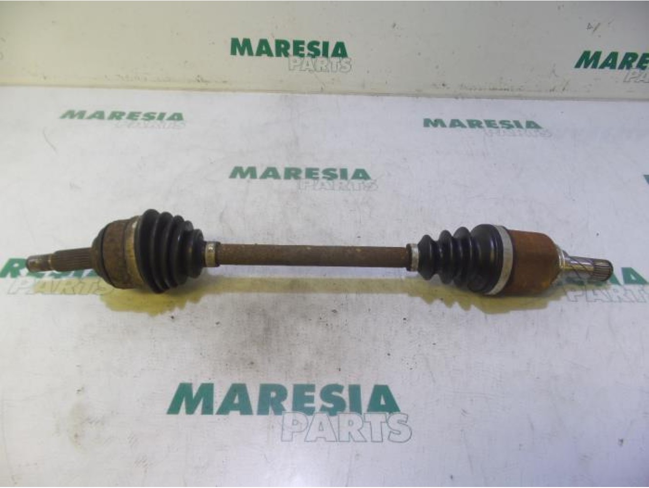 Dacia - Logan - Front drive shaft, left