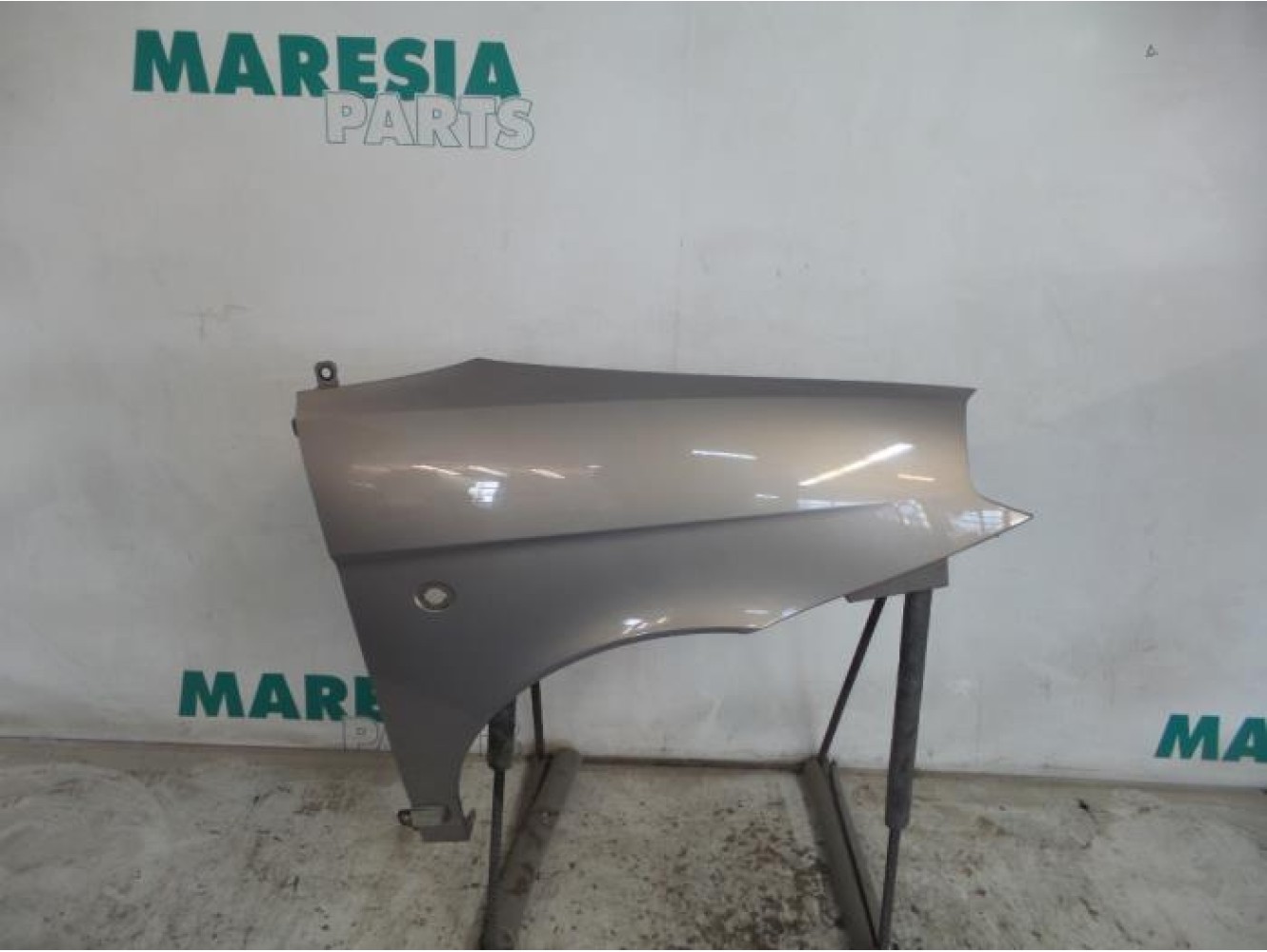 Lancia - Y(Psilon) - Front wing, right