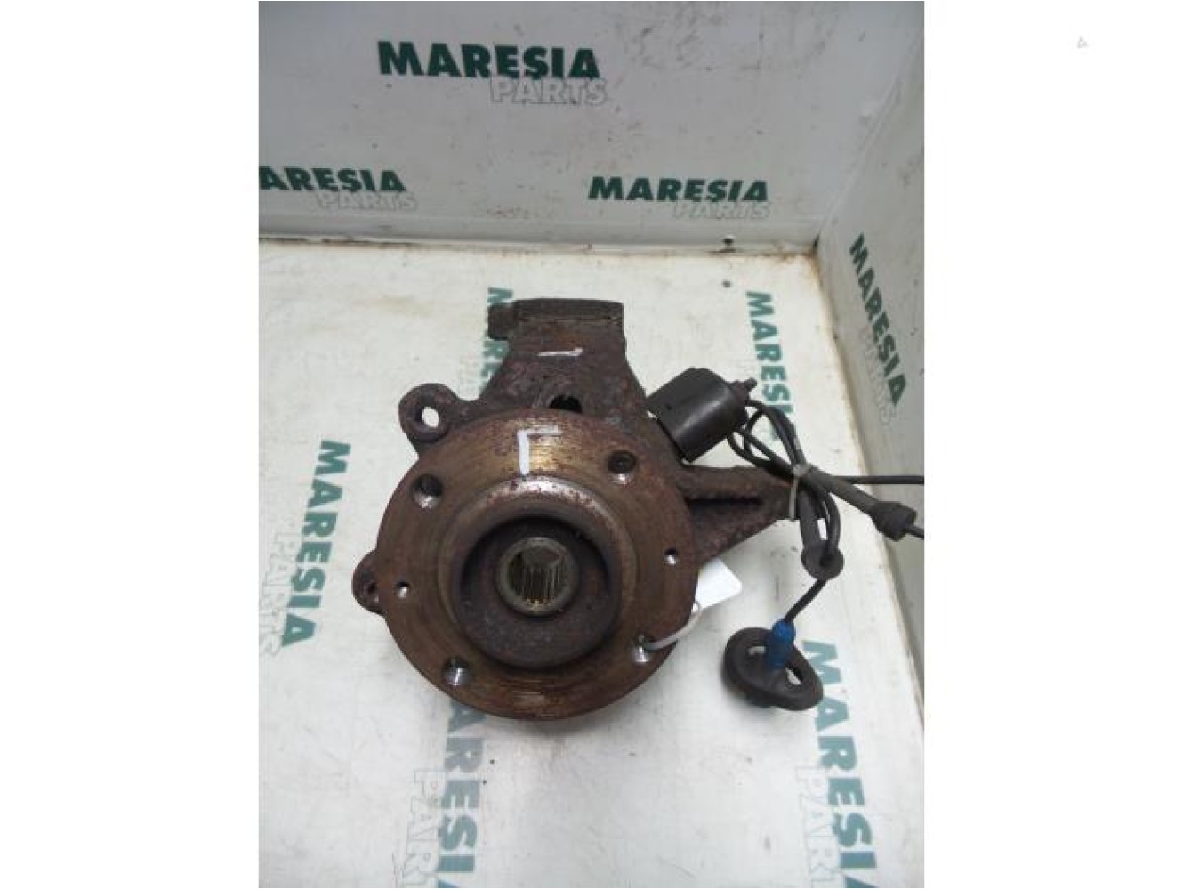 Peugeot - 206 - Achsschenkel links vorne