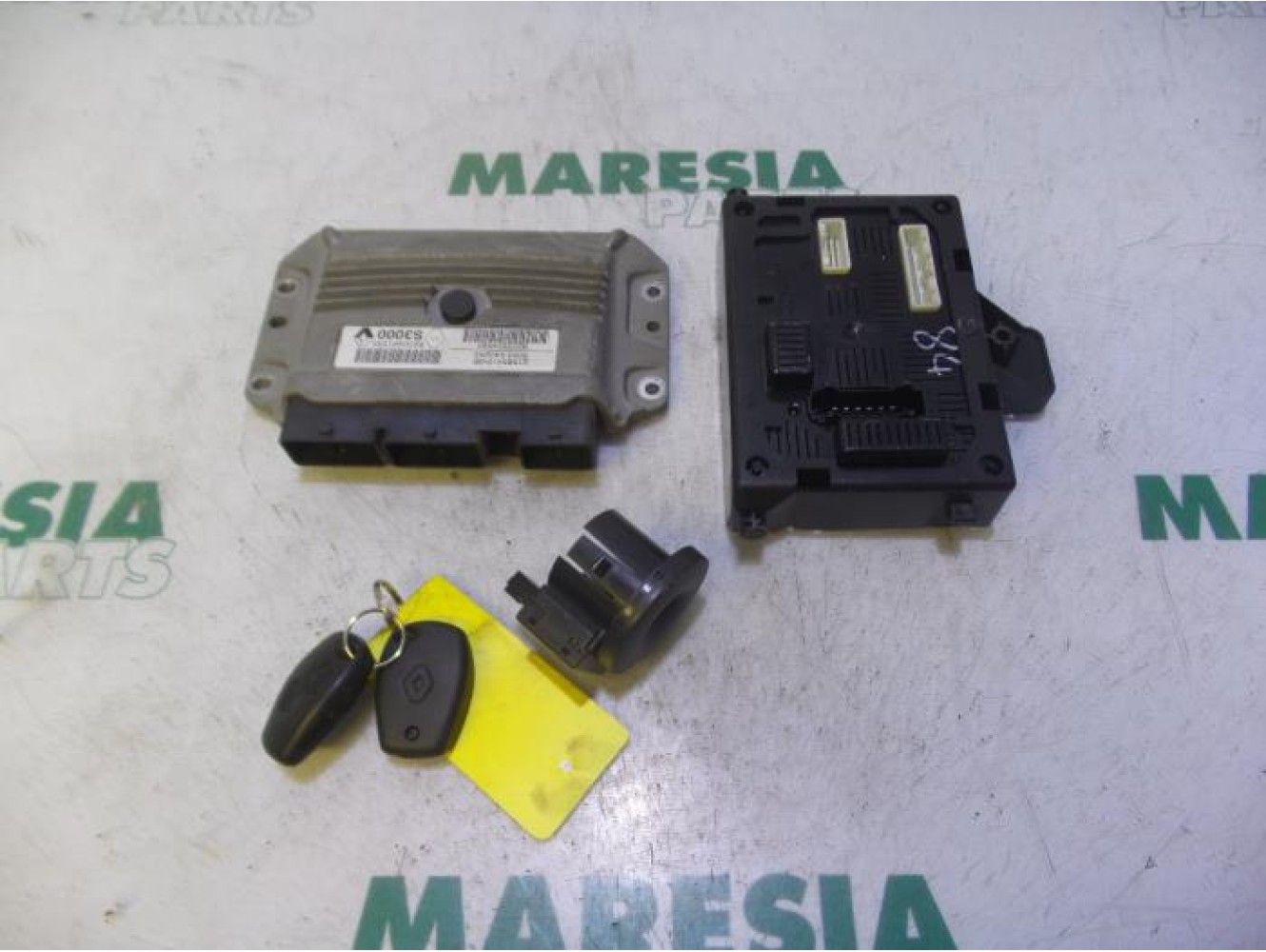 Renault - Clio - Engine management computer