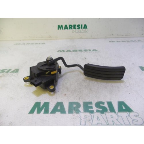 Renault - Clio - Throttle pedal position sensor