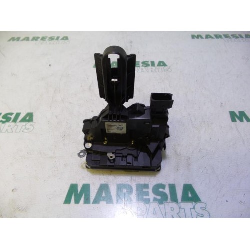 Fiat - Fiorino - Minibus/van rear door lock mechanism